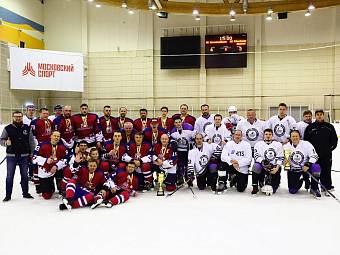 Команда Внешфинбанка выиграла в хоккейном турнире!